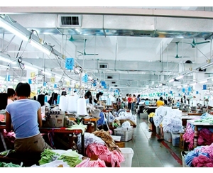 制衣廠(chǎng)安裝冷風(fēng)機(jī)工程案例